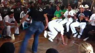 Jogo capoeira  Thiago Santos amp Mariana Senzala [upl. by Bliss544]