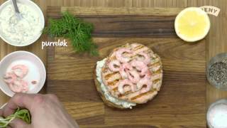 Slik lager du lakseburger med reker og tzaziki [upl. by Eanod729]