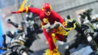 Mezco One12 Collective The Flash Review [upl. by Madalena]