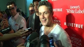 Alejandro Sanz feliz con el resultado de su gira 2013 [upl. by Lledrev190]