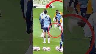 VINI HUMILHA MBAPPE NO TREINO shorts football soccer viralvideo [upl. by Fagen280]