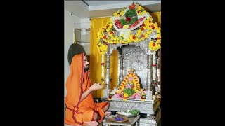 Sri Sri Raghaveshwara Bharathi Mahaswamiji Performing Pooja [upl. by Follmer]