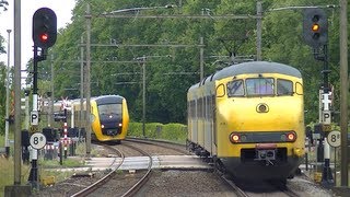 Spoorwegovergang Borne  Dutch railroad crossing [upl. by Nadaha]