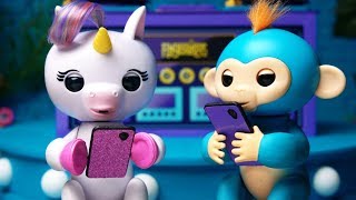 The Fingerlings Show  Gigi and Boris Have Fun On Set  Funny Videos for Kids [upl. by Carlee]