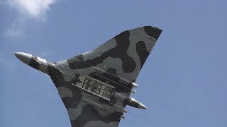 HOWL OF VULCAN XH558 ABORTS LANDING antonov raf an225 lancaster spitfire Typhoon Ukraine [upl. by Eannej]