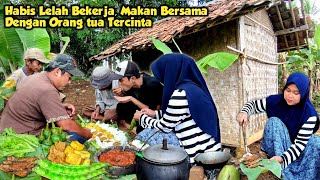 Ah Nikmat BENER Masak Liwetan Khas Sunda Ditambah LAUK FAVORIT Ngariung Botram Di Saung [upl. by Elroy]