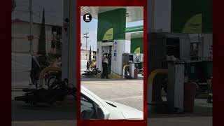 Mujer enloquece y amenaza a empleados de gasolinera en el Estado de México [upl. by Brandyn]