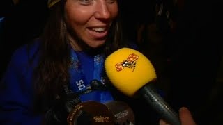 Här visar Charlotte Kalla upp sina medaljer [upl. by Hein905]