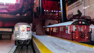 MTH Subway MTA NYCT 4Car Redbird R21 2 Express Train Ride with 5Car R62 3 Express Train [upl. by Anaidni]