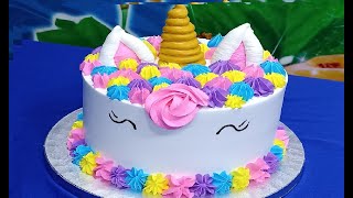 DECORACION DE TORTAS CON CREMA CHANTILLY UNICORNIO [upl. by Ynnol400]